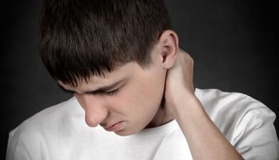 How is cervical osteochondrosis manifested in men